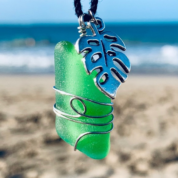 Hand Crafted Jewelry - Tropical Leaf Seaglass Necklace